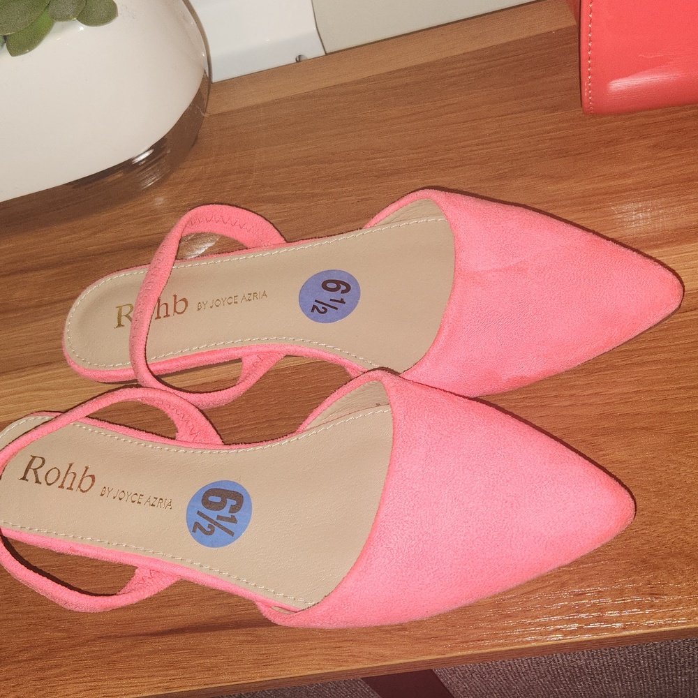Rohb By Joyce Azria Coral Pointed-Toe Flats Size 6.5